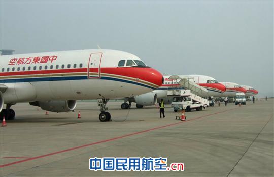 备降的四架A320飞机 东航山东机务启动预案,完成五架飞机备降工作