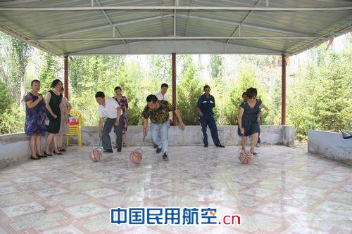 东航甘肃分公司举办夏日户外活动