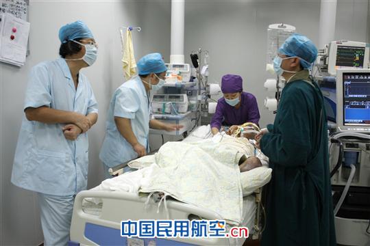 二连浩特市严重车祸  联旺亚盛暴雨中行动