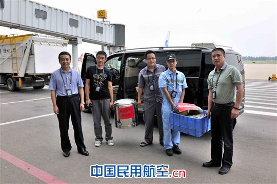 河北航空后勤保障部开展“送凉爽保安全”活动