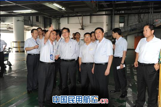 西北地区管理局王志清局长一行咸阳机场检查工作