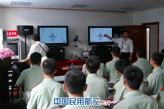 东航虹桥维修基地开展“八一”军民共建活动