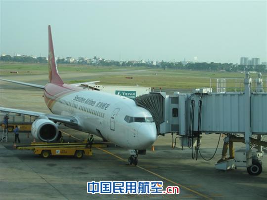 我国深圳航空航班停靠在越南机场 越南将于2015年兴建大型国际转运机场