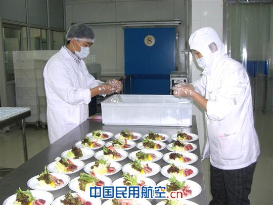 南航长春航食精心保障餐食受到援疆代表赞誉