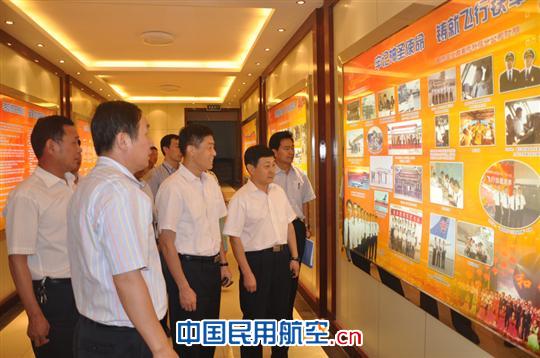 民航局飞标司领导来南航新疆飞行部检查调研