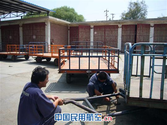 东航甘肃车保部及时完成行李托板车修复任务