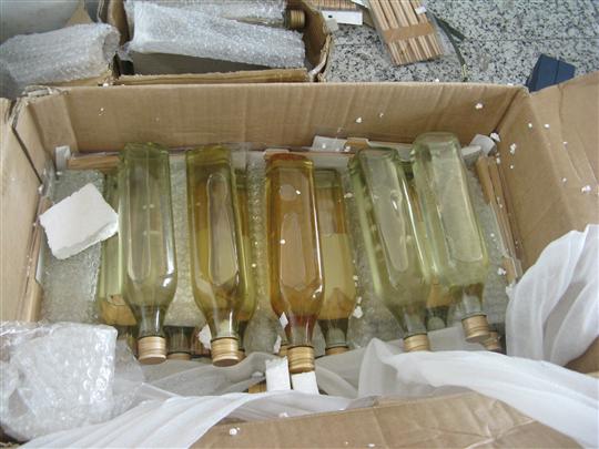 喀什机场安检在托运行李中查获大量易燃品