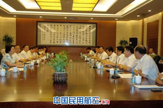 自治区领导赴新疆民航检查亚博会服务保障工作