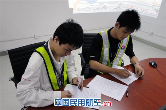 东航空客航线维修分部举行师徒带教签约仪式