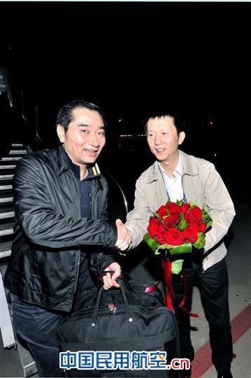 河北航空飞行员队伍再添新鲜血液