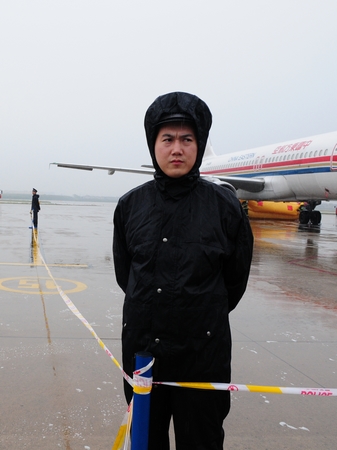 宁波机场举行航空器炸弹威胁应急救援综合演练