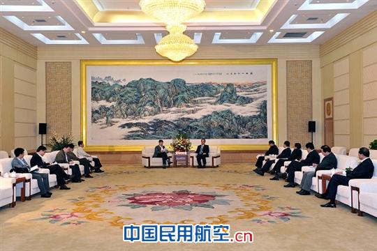王社平陪同宋恩华会见中国商飞史坚忠