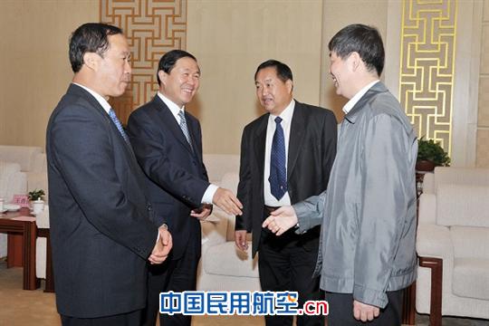 王社平陪同宋恩华会见中国商飞史坚忠