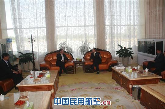 阿克苏机场“阿克苏-乌鲁木齐-上海虹桥”航线首航 “阿克苏-乌鲁木齐-上海虹桥”航线22日成功首航