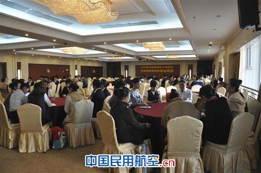 东航招乘火爆京城  姐妹齐飞成就梦想