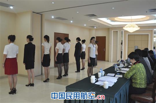 东航招乘火爆京城  姐妹齐飞成就梦想