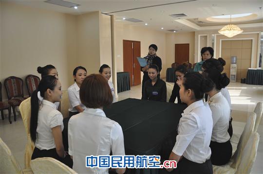 东航招乘火爆京城  姐妹齐飞成就梦想