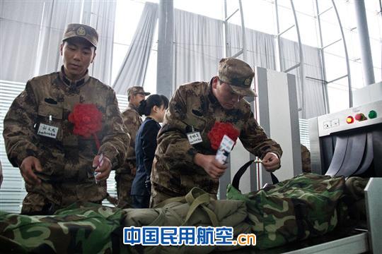 乌机场安检总站全力以赴保障2011年空运新老兵