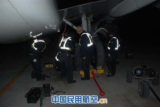东航山西维修部及时解决问题  确保飞行安全