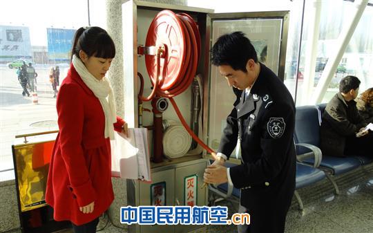 喀什机场消防护卫部开展节前消防安全检查工作