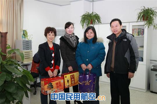 华北气象中心工会、计生办开展“送温暖”活动