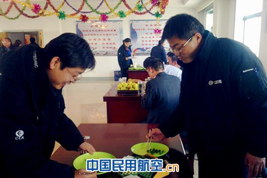 东航工程技术公司甘肃维修部举办趣味联谊会