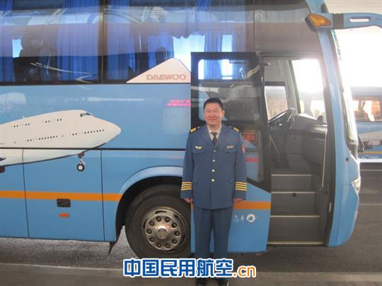 青岛机场快线换新装 窗口形象再提升