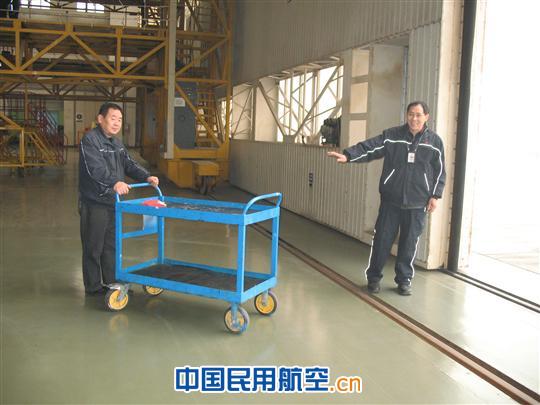 国航重庆维修基地保春运特开展机库大门操作演习