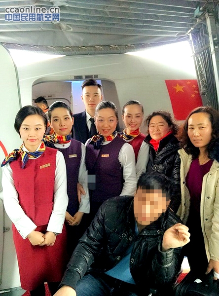 微信背后带来的国航刘嫚乘务组的暖心服务
