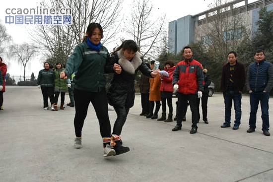 携手并进   用火辣激情燃烧“春运”