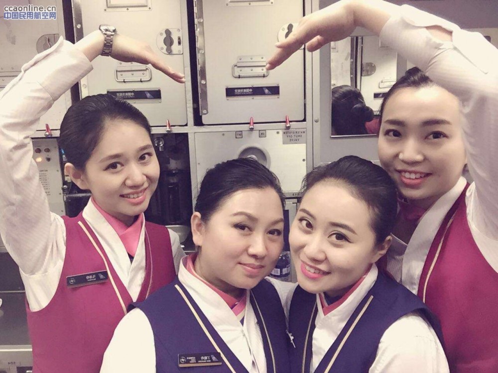 “党员示范岗”春运温暖旅客回家路