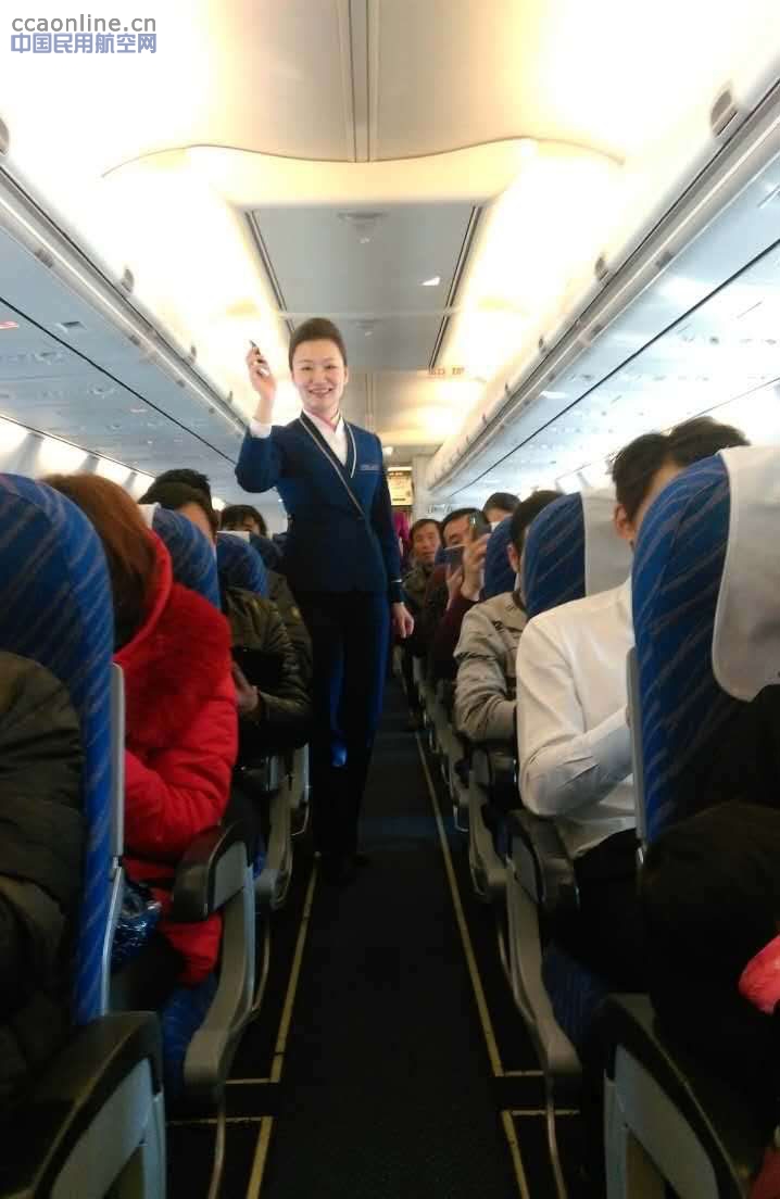 “党员示范岗”春运温暖旅客回家路