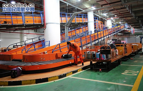 记合肥机场机电部设备科罗涛和他的同事们